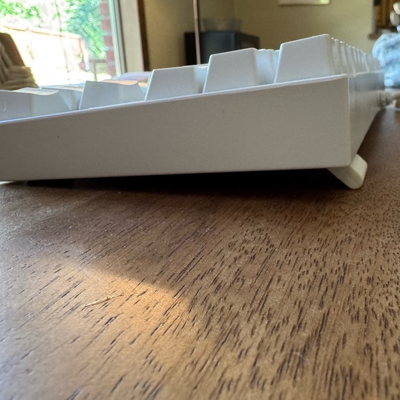 Redragon White Mechanical Keyboard - Picture 3 of 6